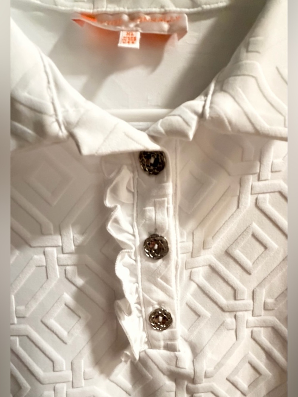 Jude Connally White Textured Ruffle Polo Blouse with Decorative Buttons - Picture 2 of 6